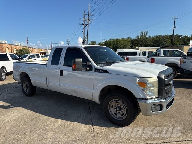 Ford F-250 Utilitaire benne