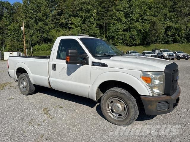 Ford F-250 Utilitaire benne