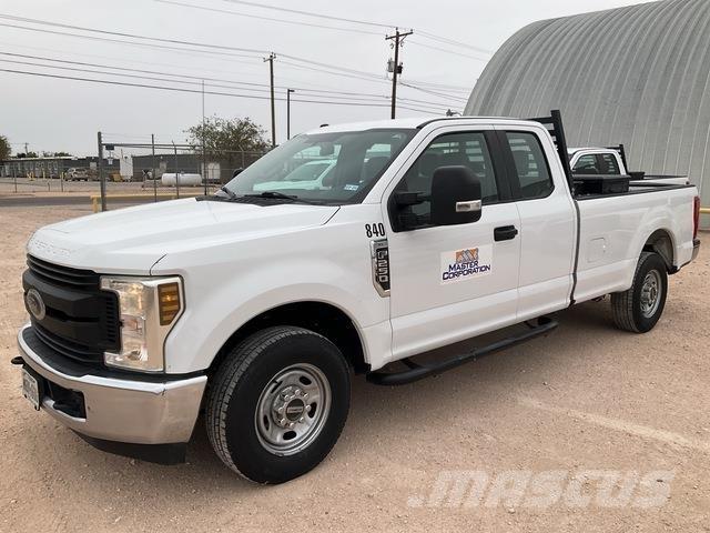 Ford F-250 Utilitaire benne