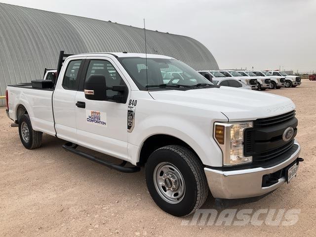 Ford F-250 Utilitaire benne