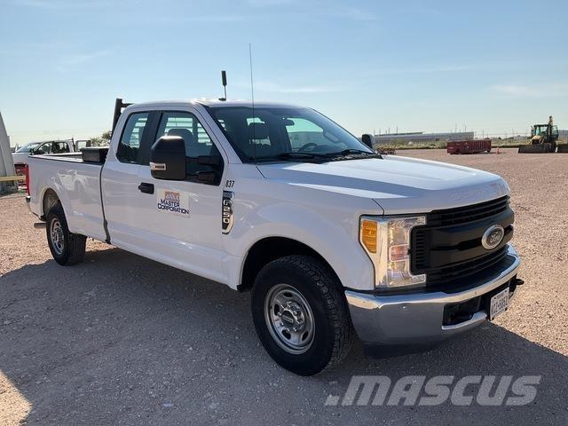 Ford F-250 Utilitaire benne