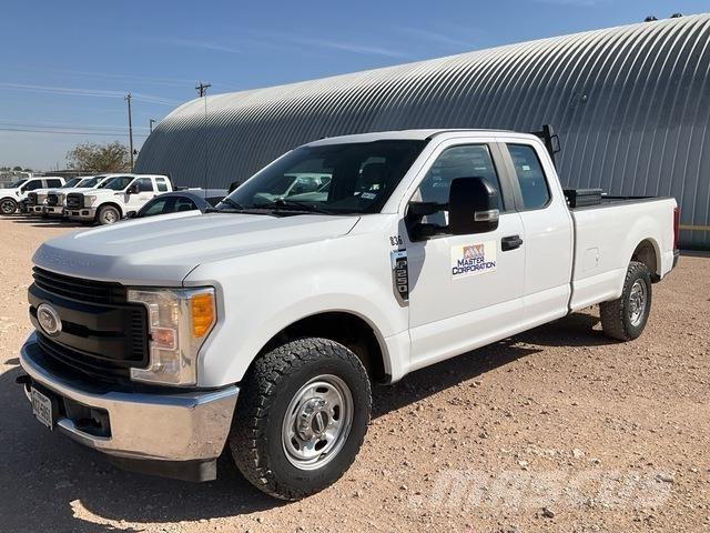 Ford F-250 Utilitaire benne