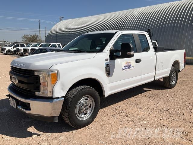 Ford F-250 Utilitaire benne