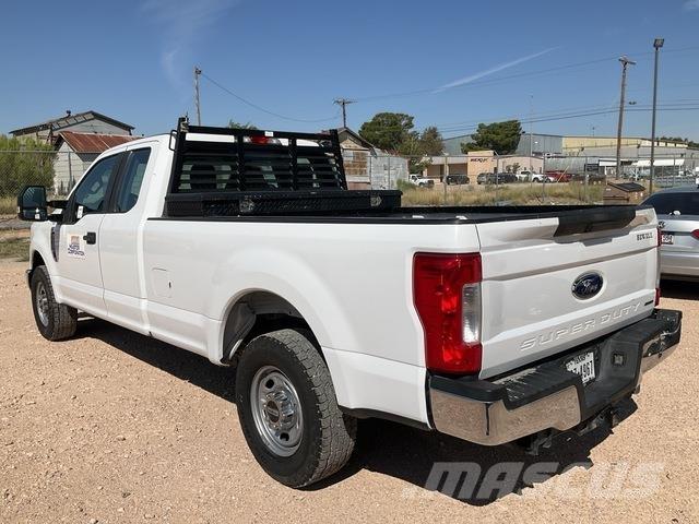 Ford F-250 Utilitaire benne