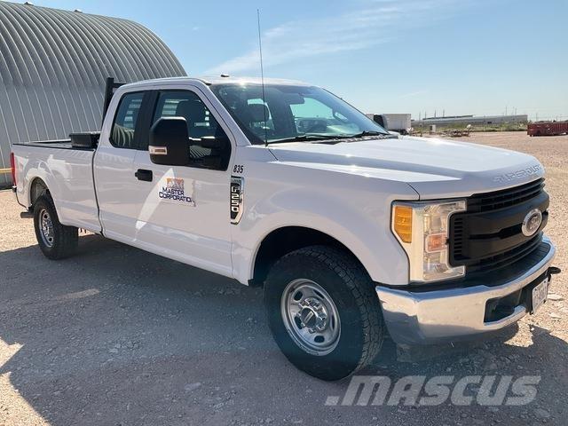 Ford F-250 Utilitaire benne
