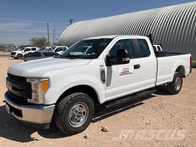Ford F-250 Utilitaire benne