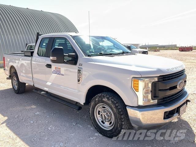 Ford F-250 Utilitaire benne