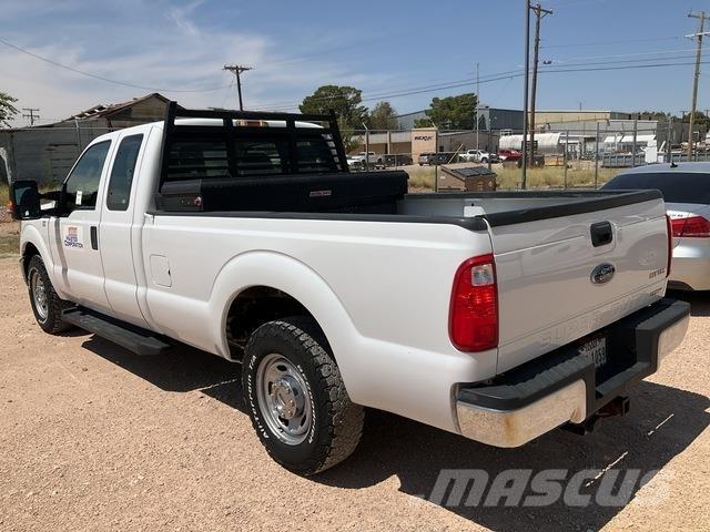 Ford F-250 Utilitaire benne