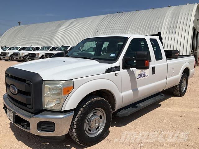 Ford F-250 Utilitaire benne