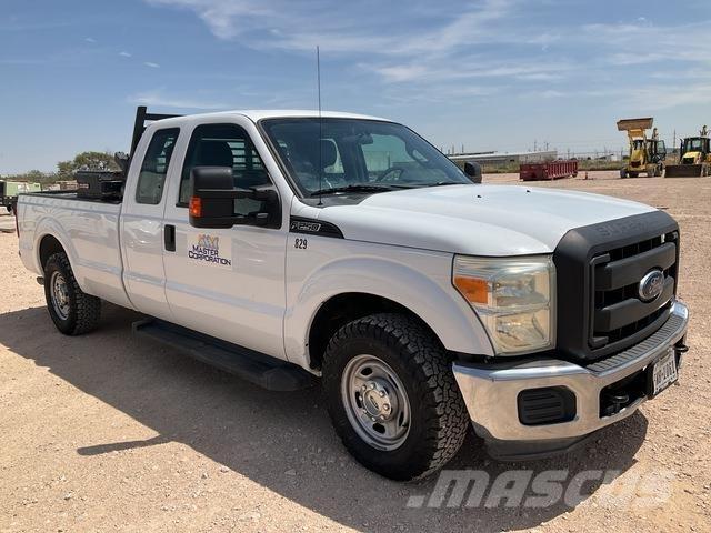 Ford F-250 Utilitaire benne
