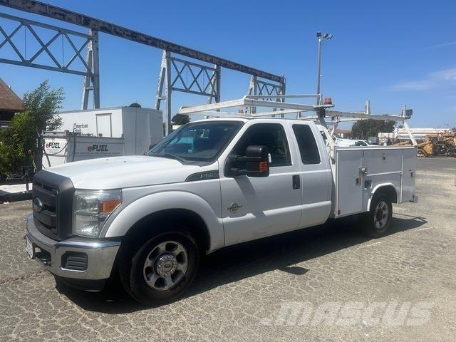 Ford F-250 Utilitaire benne