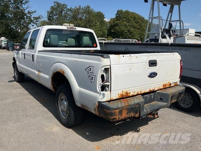 Ford F-250 Utilitaire benne