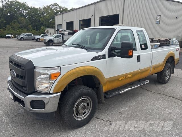 Ford F-250 Utilitaire benne