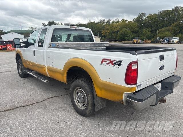 Ford F-250 Utilitaire benne