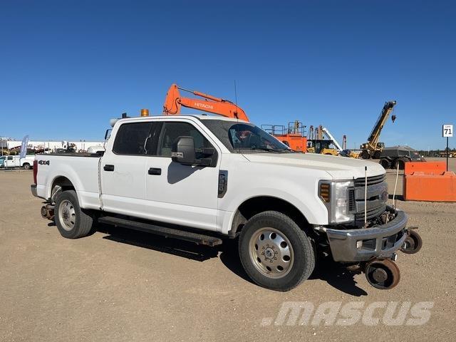 Ford F-250 Utilitaire benne