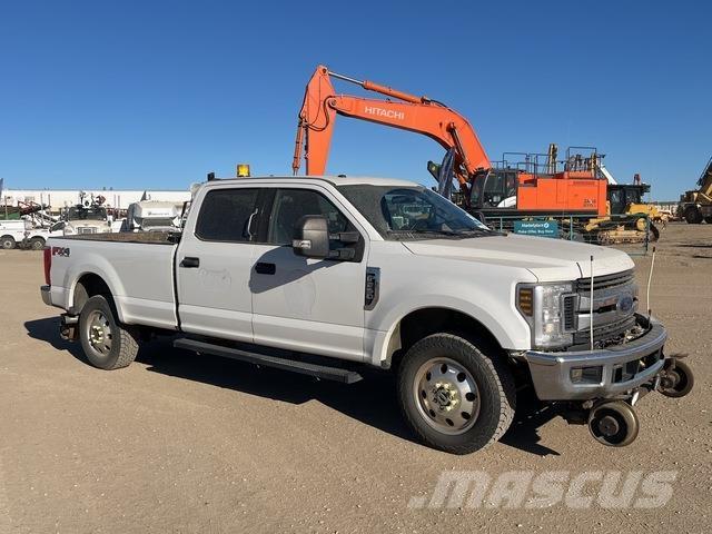 Ford F-250 Utilitaire benne