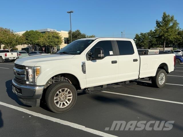 Ford F-250 Utilitaire benne