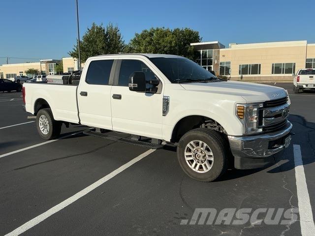 Ford F-250 Utilitaire benne
