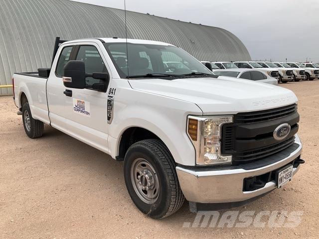 Ford F-250 Utilitaire benne