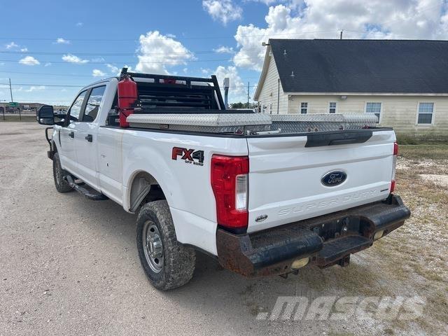 Ford F-250 Utilitaire benne