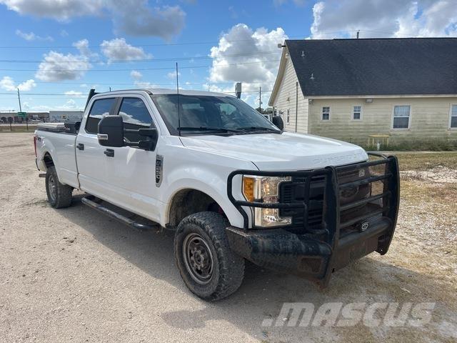 Ford F-250 Utilitaire benne
