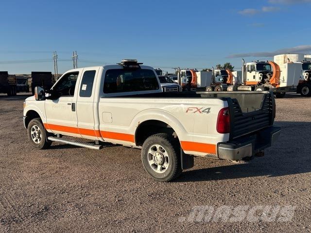 Ford F-250 Utilitaire benne