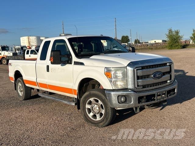 Ford F-250 Utilitaire benne