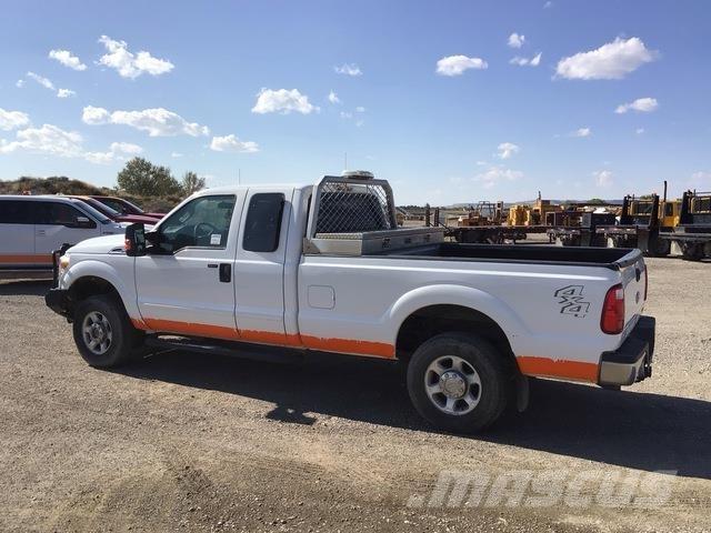 Ford F-250 Utilitaire benne