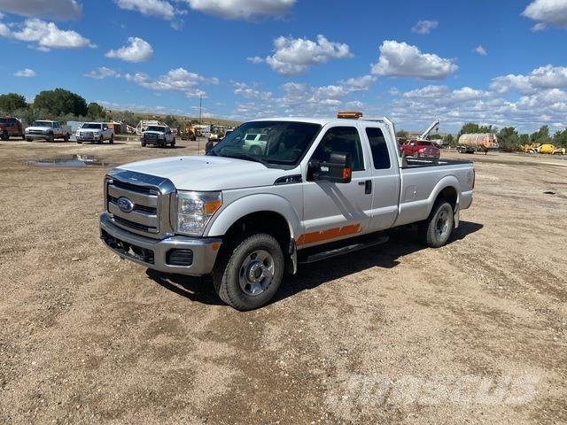 Ford F-250 Utilitaire benne