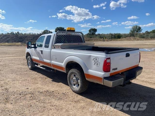 Ford F-250 Utilitaire benne