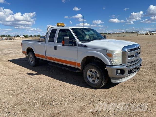 Ford F-250 Utilitaire benne