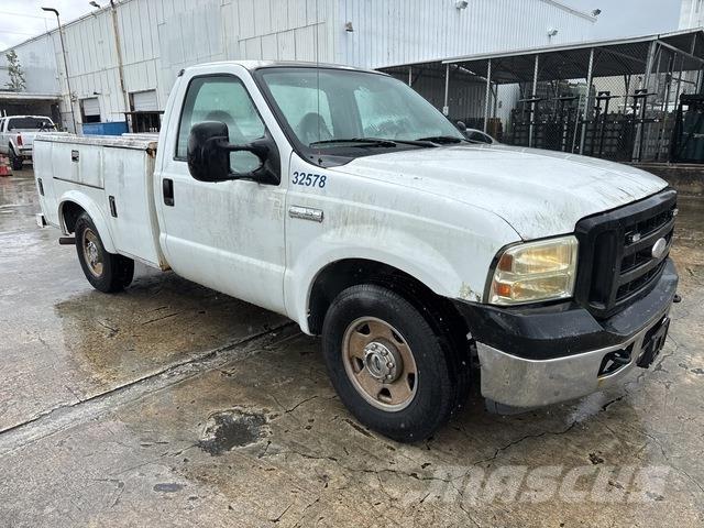 Ford F-250 Utilitaire benne
