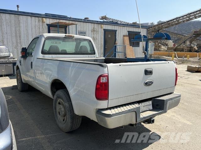 Ford F-250 Utilitaire benne
