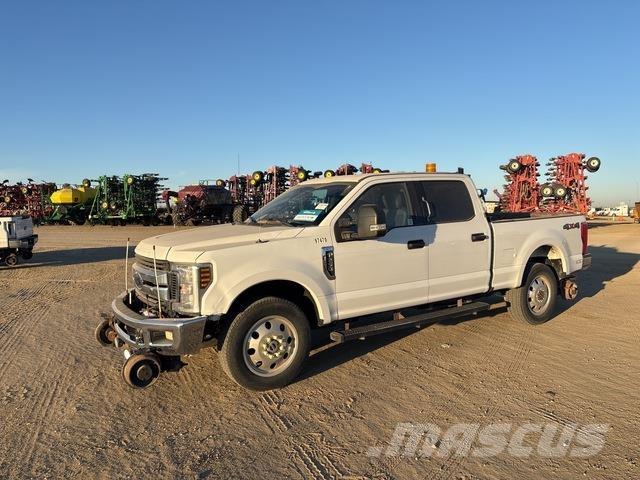 Ford F-250 Utilitaire benne