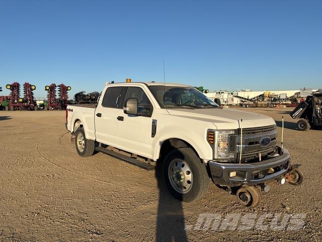 Ford F-250 Utilitaire benne