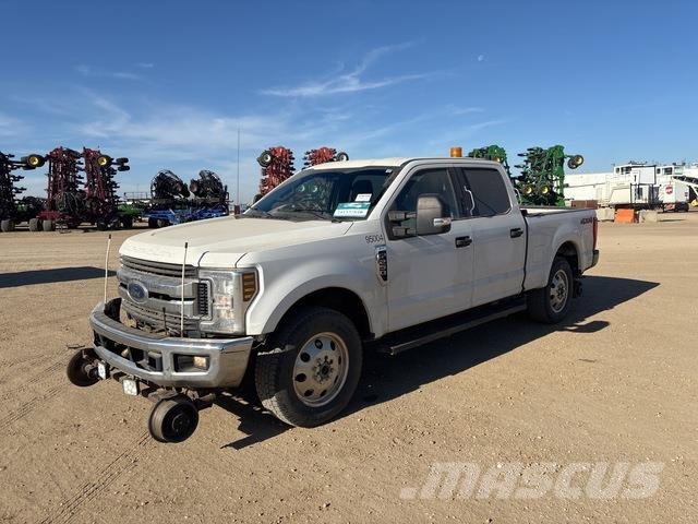 Ford F-250 Utilitaire benne