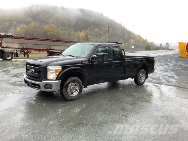 Ford F-250 Utilitaire benne