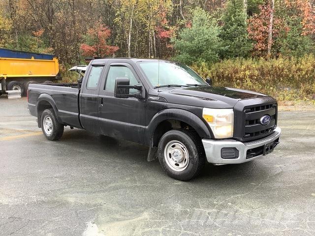 Ford F-250 Utilitaire benne