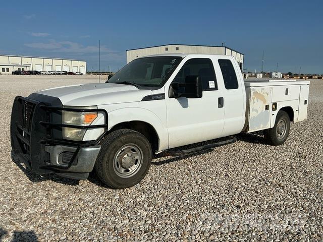 Ford F-250 Utilitaire benne