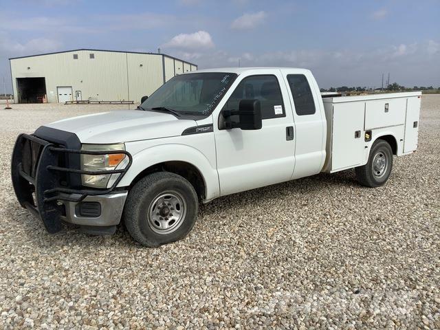 Ford F-250 Utilitaire benne