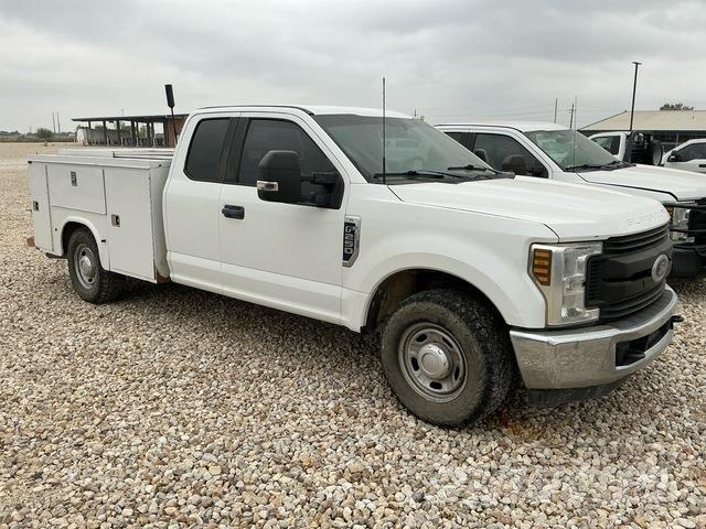 Ford F-250 Utilitaire benne