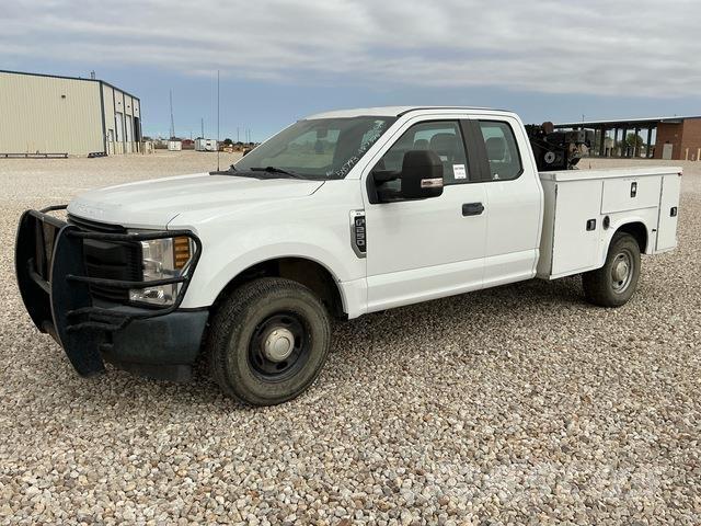 Ford F-250 Utilitaire benne