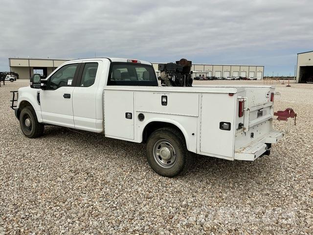 Ford F-250 Utilitaire benne