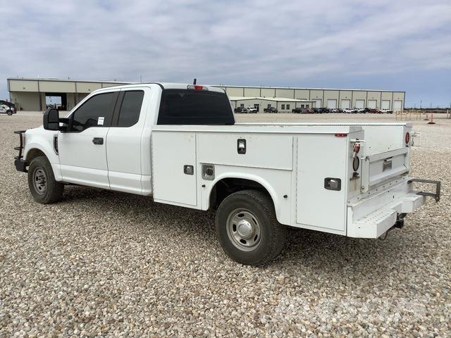Ford F-250 Utilitaire benne