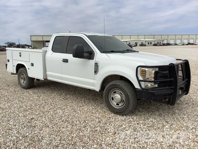 Ford F-250 Utilitaire benne