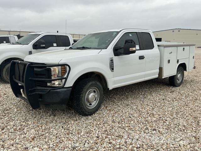 Ford F-250 Utilitaire benne
