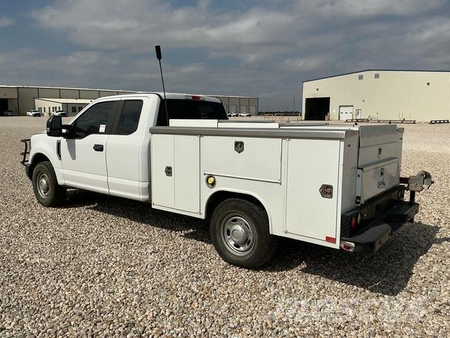 Ford F-250 Utilitaire benne