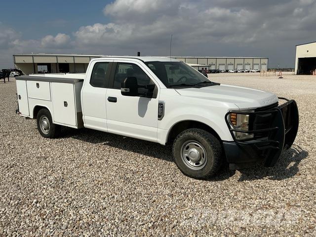 Ford F-250 Utilitaire benne