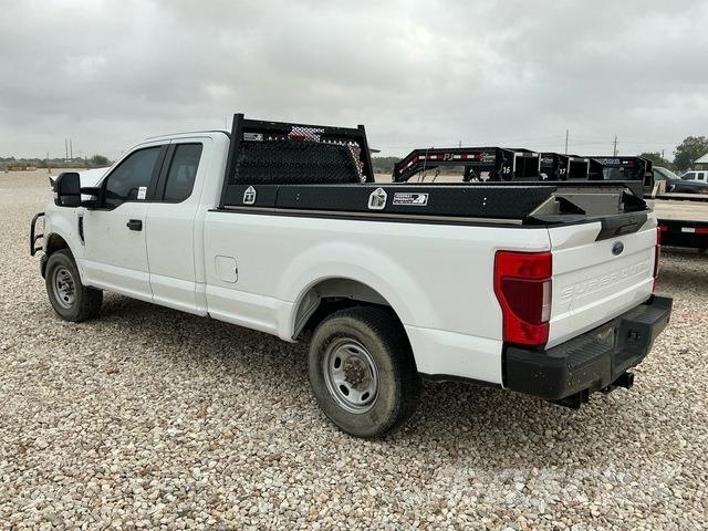 Ford F-250 Utilitaire benne