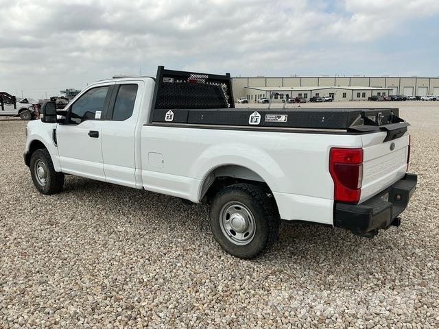 Ford F-250 Utilitaire benne